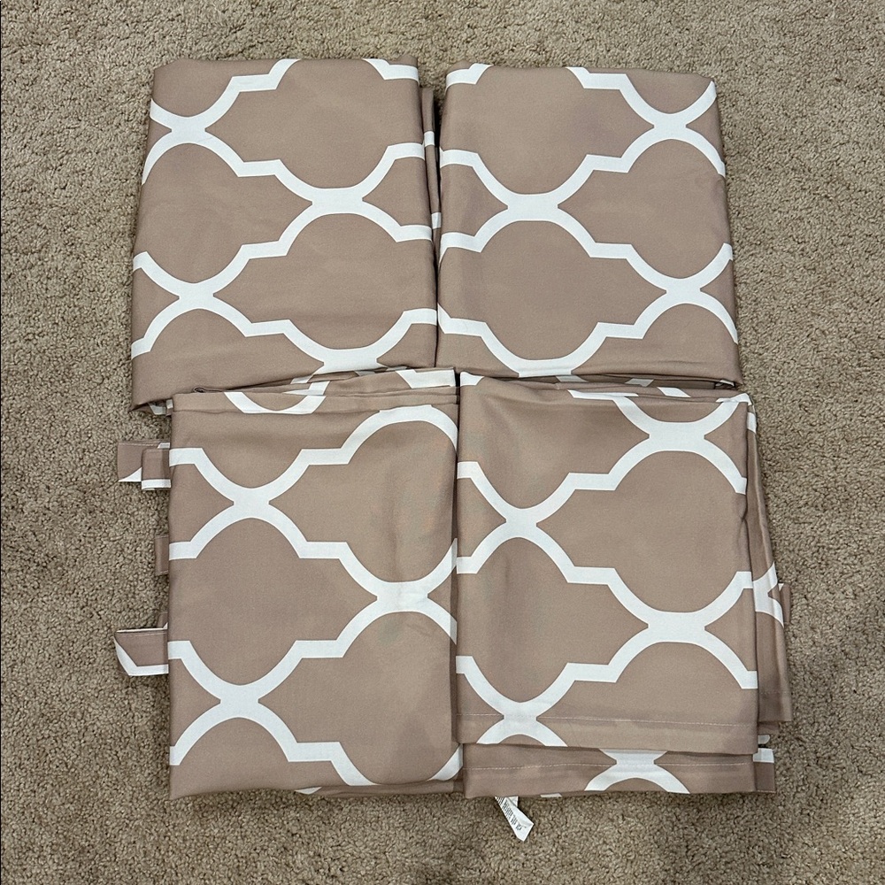 Geometric Patterned Curtain - Picture 6 of 6